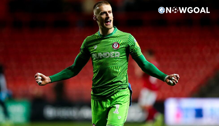 ​Arsenal 'make £300,000 bid for Wolves goalkeeper Dan Bentley'