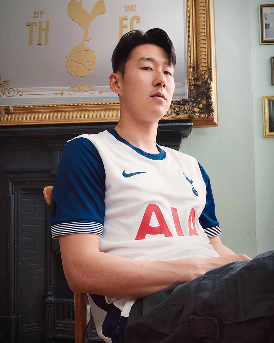 ​Áo đấu sân nhà Tottenham Hotspur cho mùa giải 2024-25