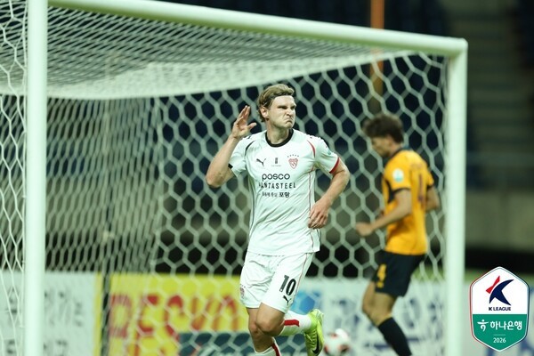 '트란지스카 1골 1도움' 포항, 광주FC 원정에서 3-0 승리로 2연승 행진