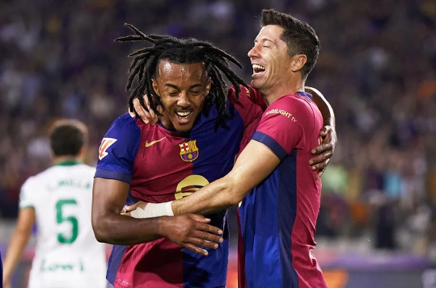 ​HLV Flick hết lời ca ngợi Lewandowski sau chiến thắng trước Getafe