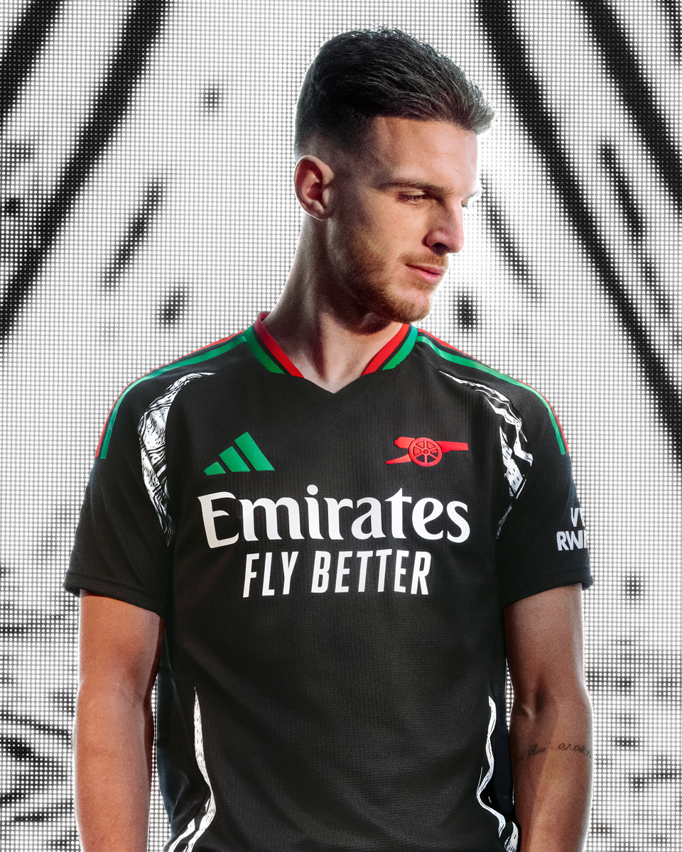 Áo đấu sân khách Arsenal cho mùa giải 2024-25