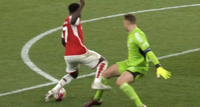 กองหน้าวัยเก๋าแซะ “บูกาโย ซากา” ทำตัวเหมือนเด็ก ร้องจะเอาจุดโทษในศึก UCL