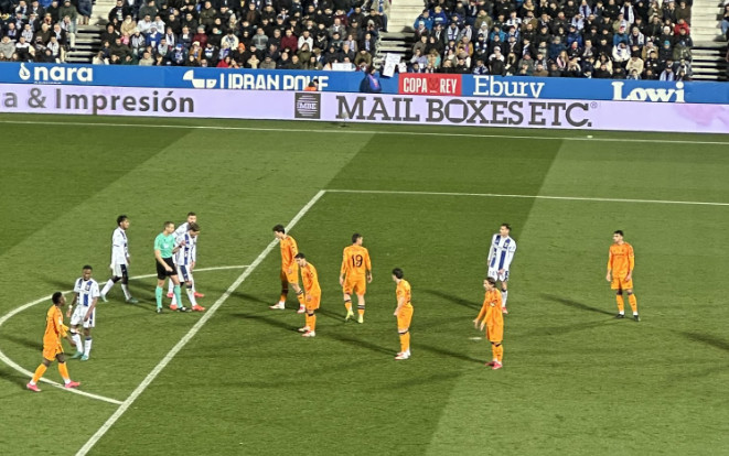 Marca: Modric chỉ trích Vinicius vì không phòng ngự, cầu thủ trở về phòng thay đồ ngay lập tức sau trận đấu