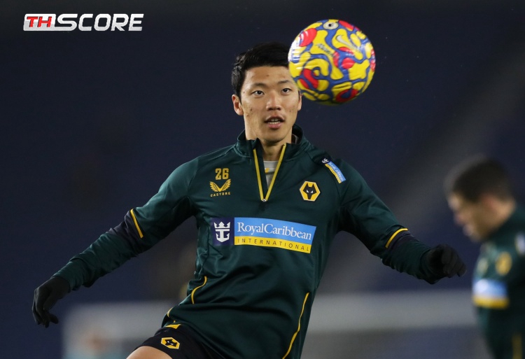 ฮวัง ฮี-ชัน ถูกคู่ต่อสู้เหยียดเชื้อชาติ และโพเดนซ์โดนใบแดงเนื่องจากตีคน