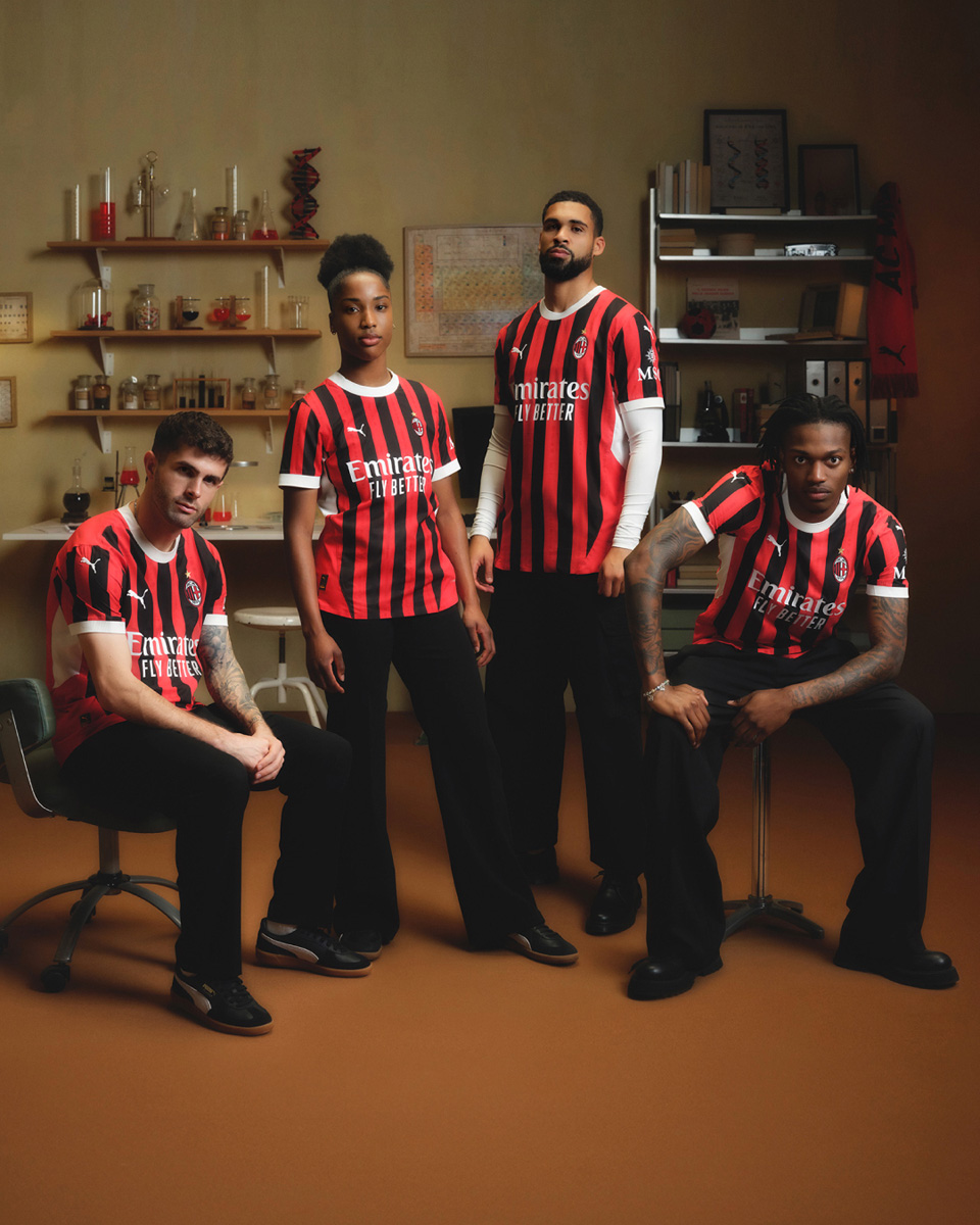 ​Áo đấu sân nhà AC Milan mùa giải 2024-25