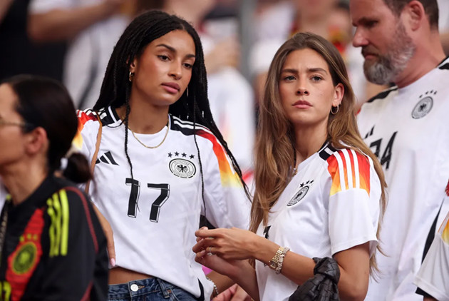 ​Bạn gái Florian Wirtz được ca ngợi là 