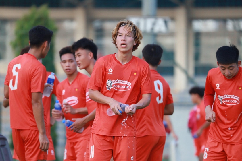 ​HLV Kim Sang Sik triệu tập 35 cầu thủ vào đội U23 Việt Nam