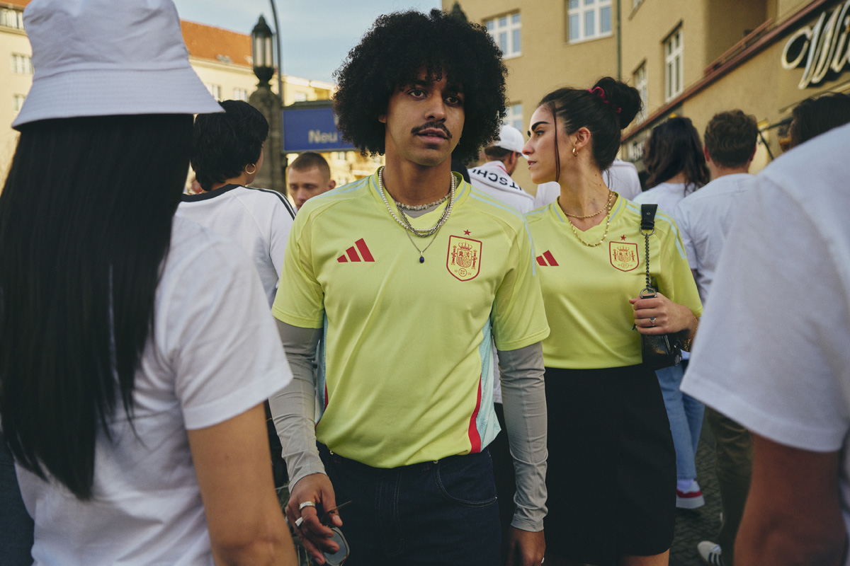 Áo đấu sân nhà và sân khách của đội tuyển Tây Ban Nha tại EURO 2024