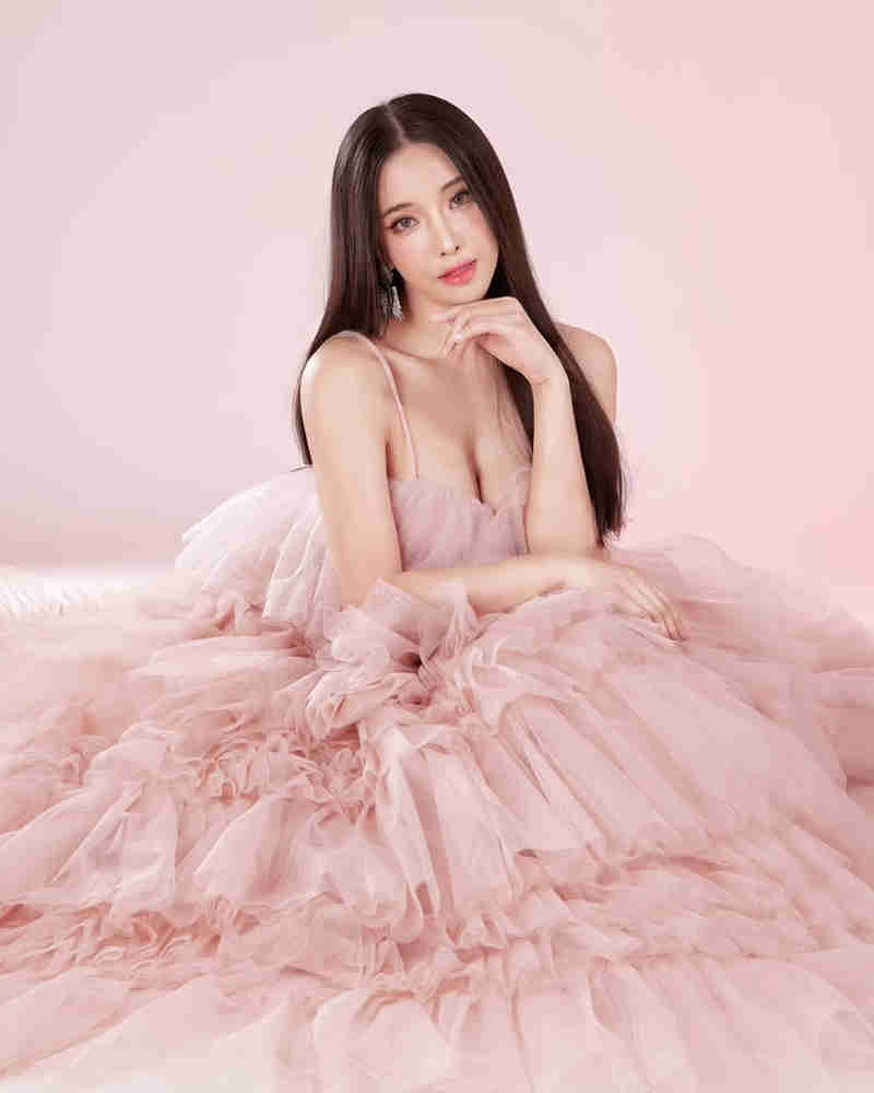 เปิดวาร์ป นุ่มนิ่ม อิสรีย์ นางแบบสาว ที่โดนพระเอกดังทักแชตจีบ