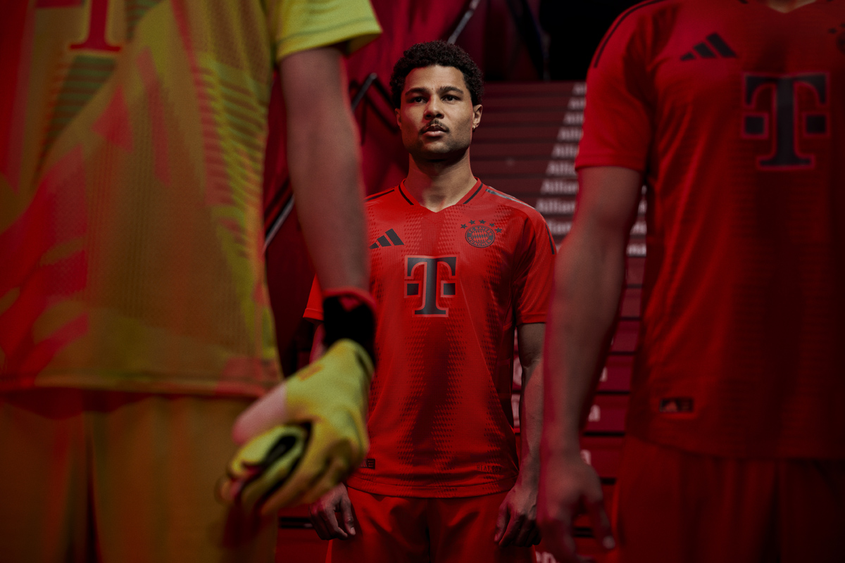 Áo đấu sân nhà của Bayern Munich 2024-25
