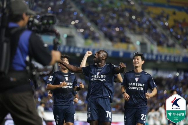 K리그2 선두 수원삼성, 충남아산 2-0 격파…2위 서울E와 승점 5점 차