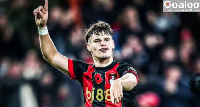 Manchester United Favored in Kerkez Pursuit