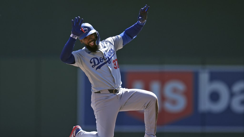 Dodgers, Hernandez agree to 3-year, $66 million contract