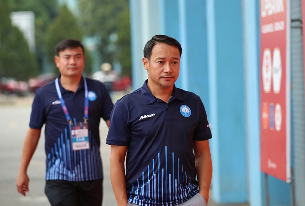 Thua đau Hà Tĩnh, HLV Nam Định khen ngợi 1 cái tên