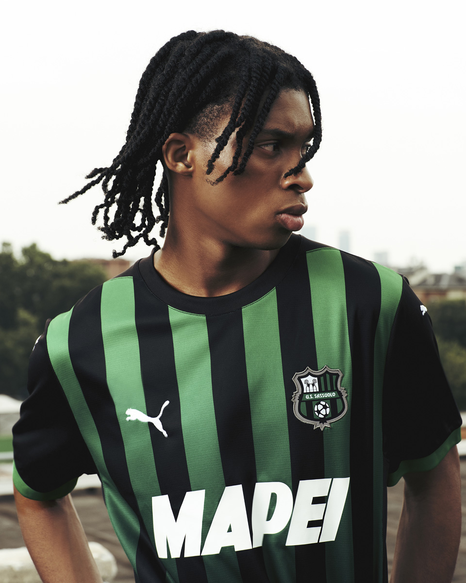 Áo đấu sân nhà của Sassuolo cho mùa giải 2024-25