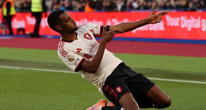 Isak Opens Liverpool Account as Reds Beat 10-Man West Ham