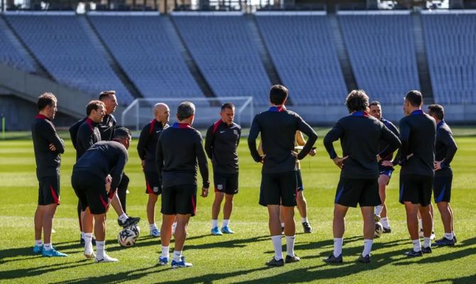 Tokyo Prepares for Barça Legends Match Against Real Madrid Leyendas