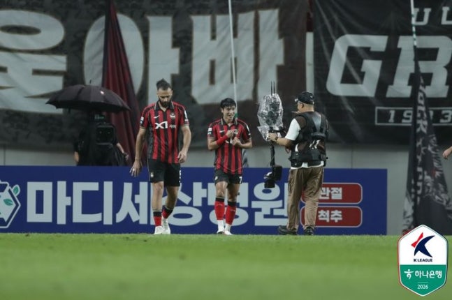 '정승원 멀티골' 서울, 포항 3-1 꺾고 선두 질주...안양 6위 도약