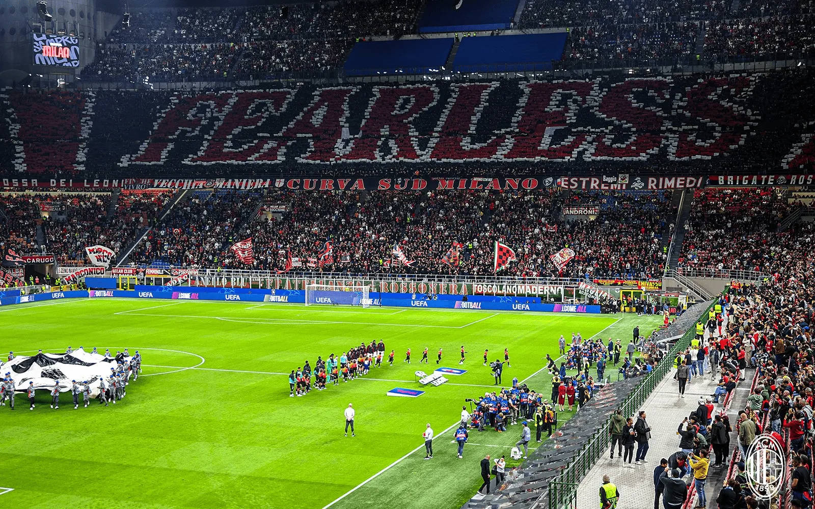 Vấn đề phòng thủ là nghiêm trọng! Milan đã để thủng lưới ít nhất 2 bàn tới 10 trận trong 13 trận chính thức gần nhất