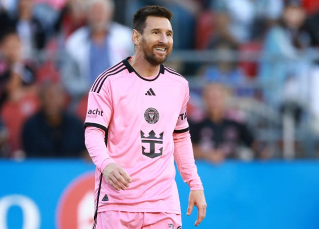 Martino tiết lộ lý do để Messi ngồi dự bị