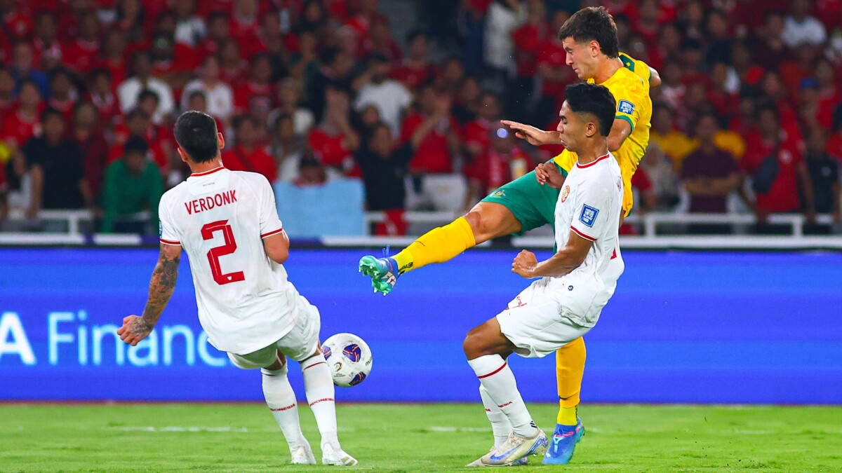 Australia and China Stumble in World Cup Qualifying