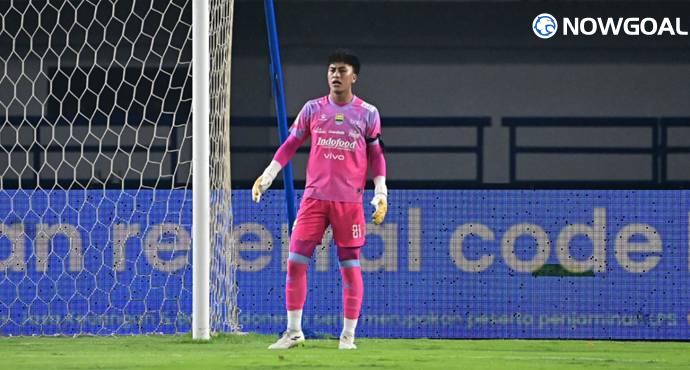 ​Persib’s Bold Goalkeeper Gamble: What Drove the Surprise Debut of 19-Year-Old Fitrah Maulana