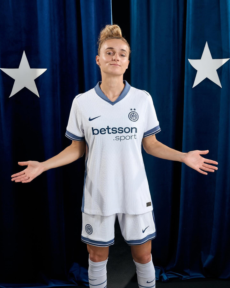 Áo đấu sân khách của Inter Milan cho mùa giải 2024-25
