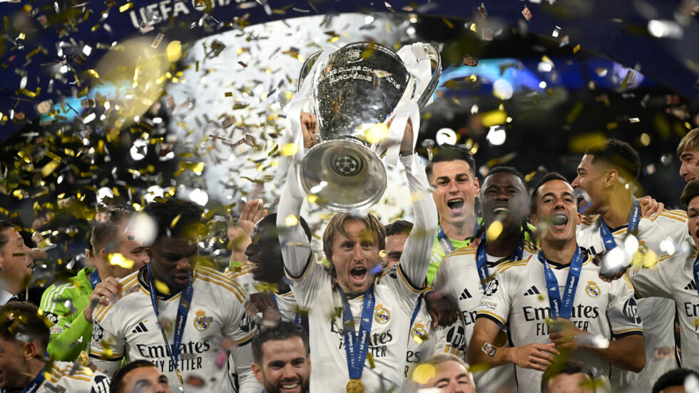 Luka Modric Extends Real Madrid Stay for One More Year