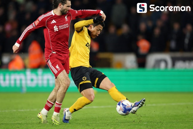 황희찬, 부상 복귀전서 시즌 3호골…울버햄튼, 리버풀에 1-3 완패, FA컵 16강 탈락