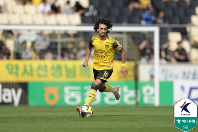 전남, '우승팀' 인천 상대 2-1 승리... 플레이오프 확정 노린다