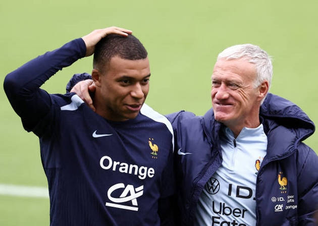Deschamps lên tiếng về quyết định loại Mbappe khỏi tuyển Pháp