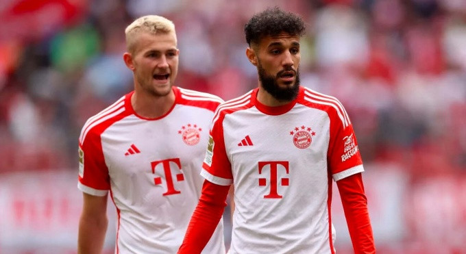 Chốt giá De Ligt - Mazraoui, Man Utd còn cách 13 triệu bảng