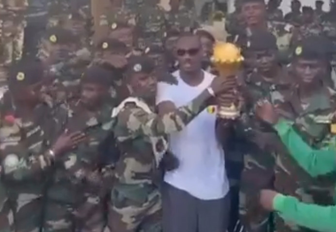 RMC bác bỏ tin đồn Senegal đưa cúp tới căn cứ quân sự: đó là video quay từ vài tuần trước