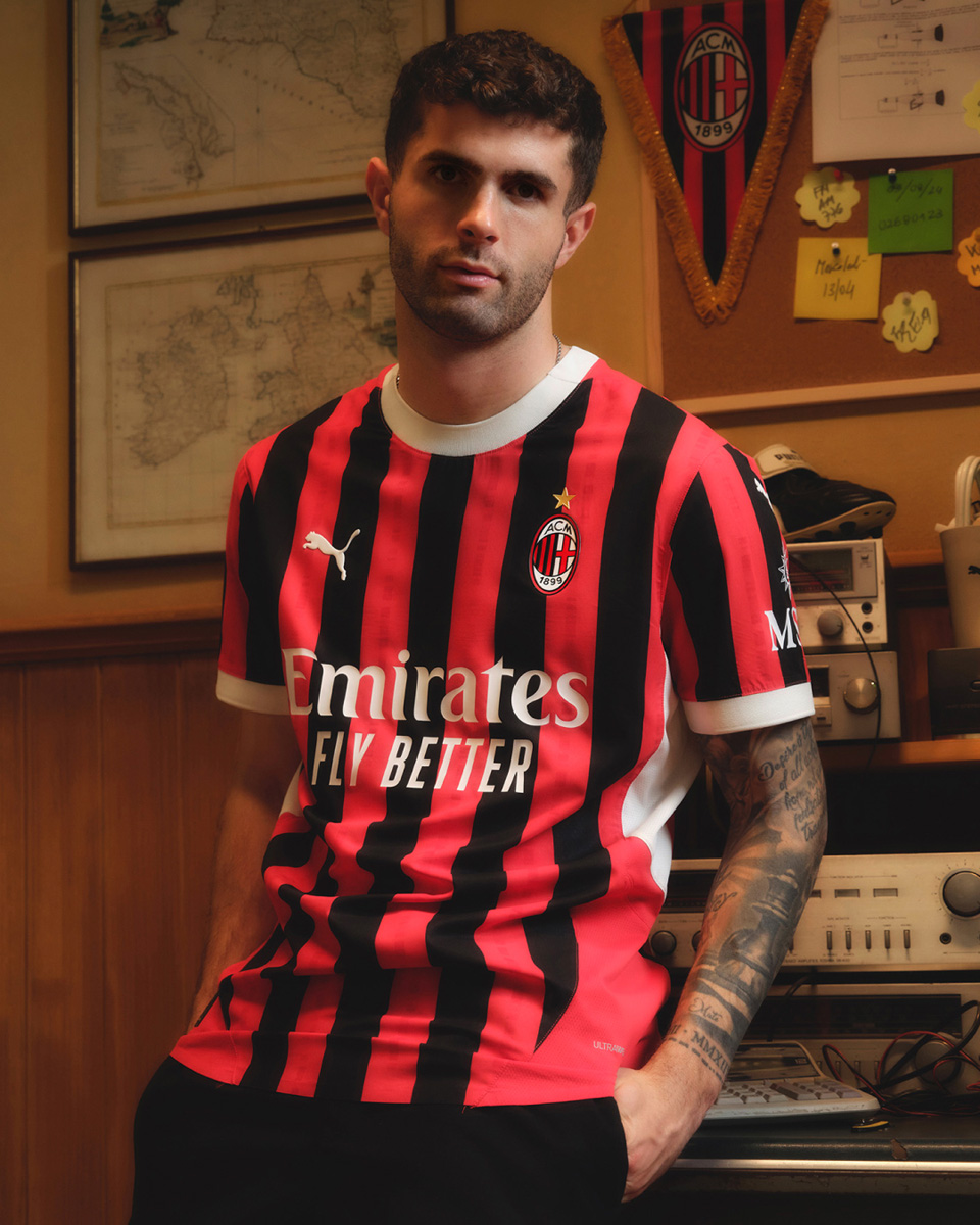 ​Áo đấu sân nhà AC Milan mùa giải 2024-25
