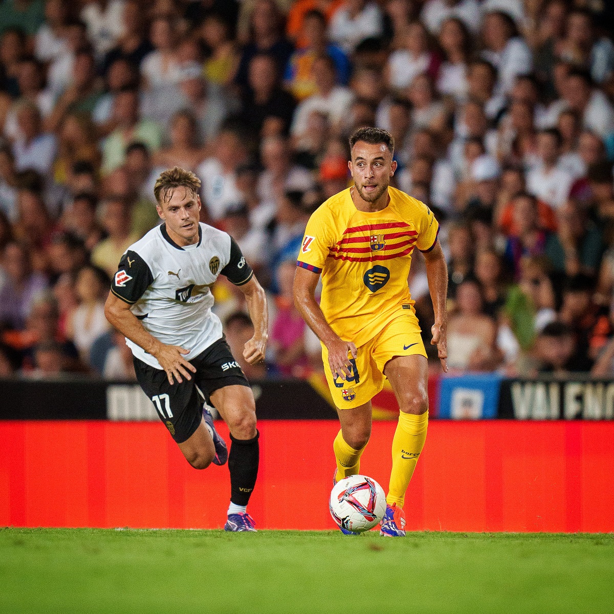 Kết quả VĐQG Tây Ban Nha: Valencia 1-2 Barcelona