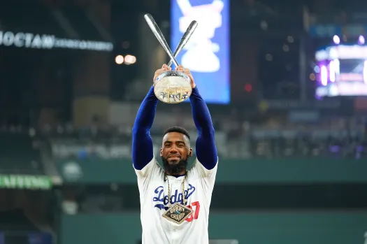 Dodgers, Hernandez agree to 3-year, $66 million contract