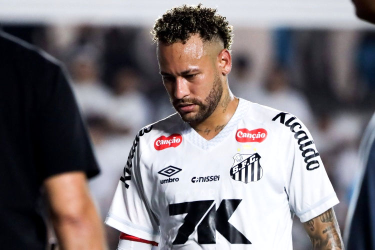 Thông báo chính thức từ Santos: Neymar phẫu thuật nội soi thành công, bắt đầu quá trình phục hồi