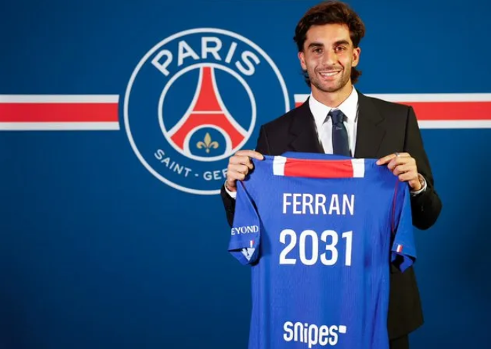 Ferran Torres Loses Over 140,000 Instagram Followers on Day of PSG Announcement