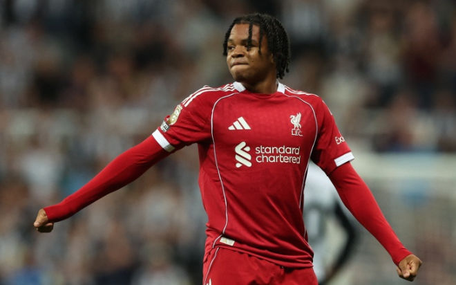 Chelsea yêu cầu Liverpool bồi thường cao để ngăn Ngumoha ký hợp đồng