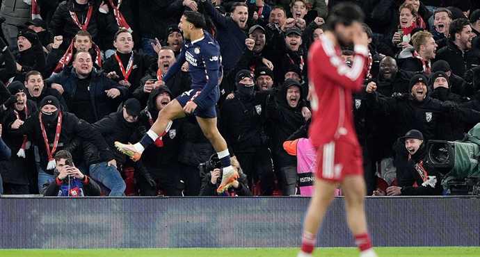 ยูฟ่าแชมเปียนส์ลีก - ลิเวอร์พูล 1-4 พีเอสวี ไอนด์โฮเฟ่น