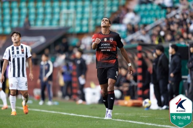 포항, FC 서울과 0-0 무승부... 승점 6점차 유지