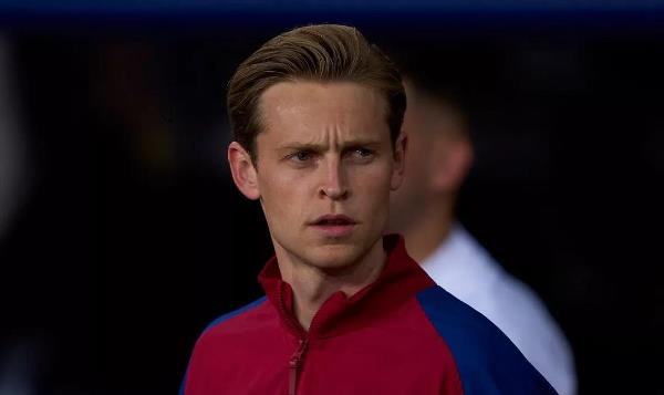 Barcelona có thể bán Frenkie de Jong cho Man United để giải quyết khủng hoảng tài chính