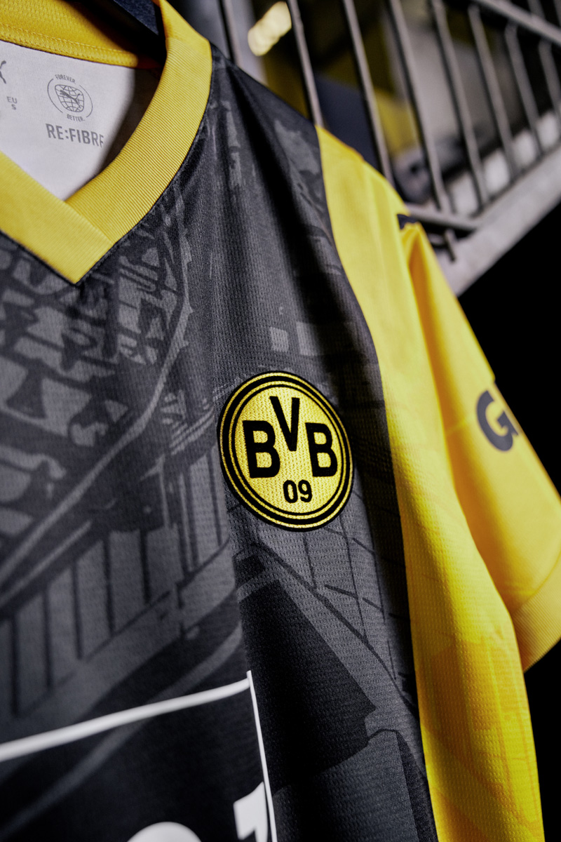 Áo đấu phiên bản đặc biệt của Dortmund 2023-24