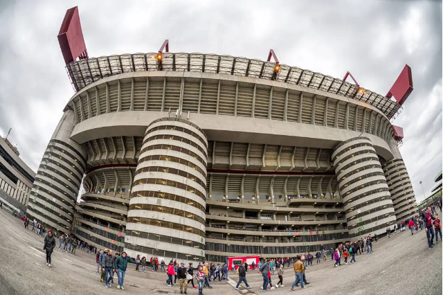 AC Milan và Inter Milan muốn mua sânvận động San Siro