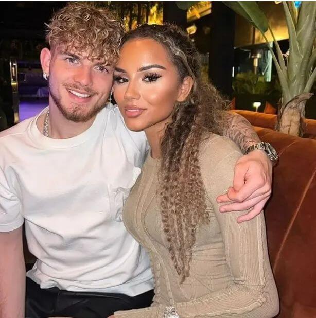 2m16 và 1m70! Holmgren công khai tình cảm, bạn gái hiện tại là tình cũ của tiền vệ Elliott bên Aston Villa