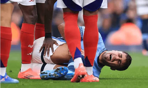 The Guardian xác nhận: Rodri thực sự có ACL ở đầu gối phải, Manchester City lo lắng anh sẽ không thể trở lại trong mùa giải này