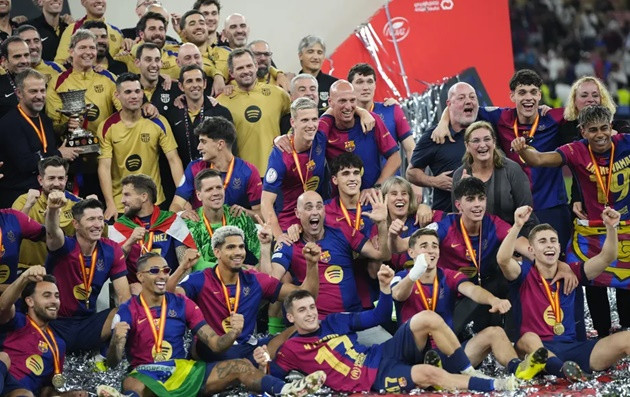 ​Siêu cúp Tây Ban Nha chỉ là sự khởi đầu cho Barcelona của Hansi Flick