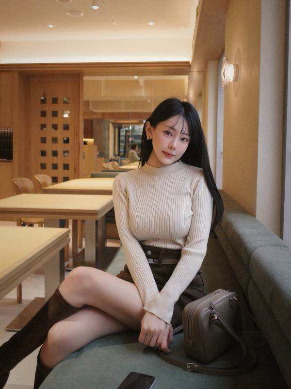 ครูสอนเลขสุดฮอต ทำโซเชียลแตก คนแห่อยากเรียนพิเศษ แต่ตอนนี้เปลี่ยนงานแล้ว