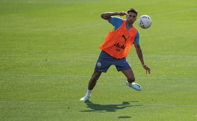 Joao Cancelo đã trở lại Man City, tương lai bất ổn