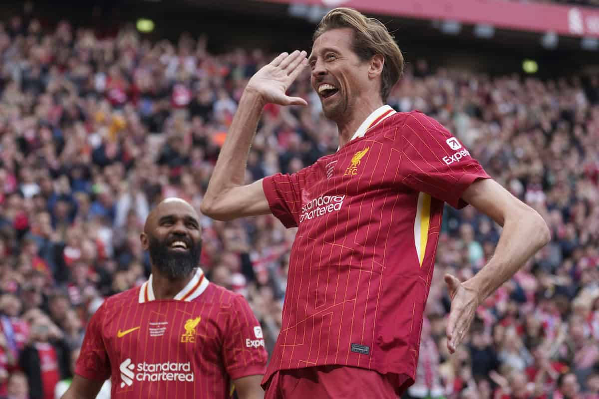 ​Trận đấu từ thiện: Đội huyền thoại Liverpool 2-0 đội huyền thoại Chelsea, Crouch lập cú đúp